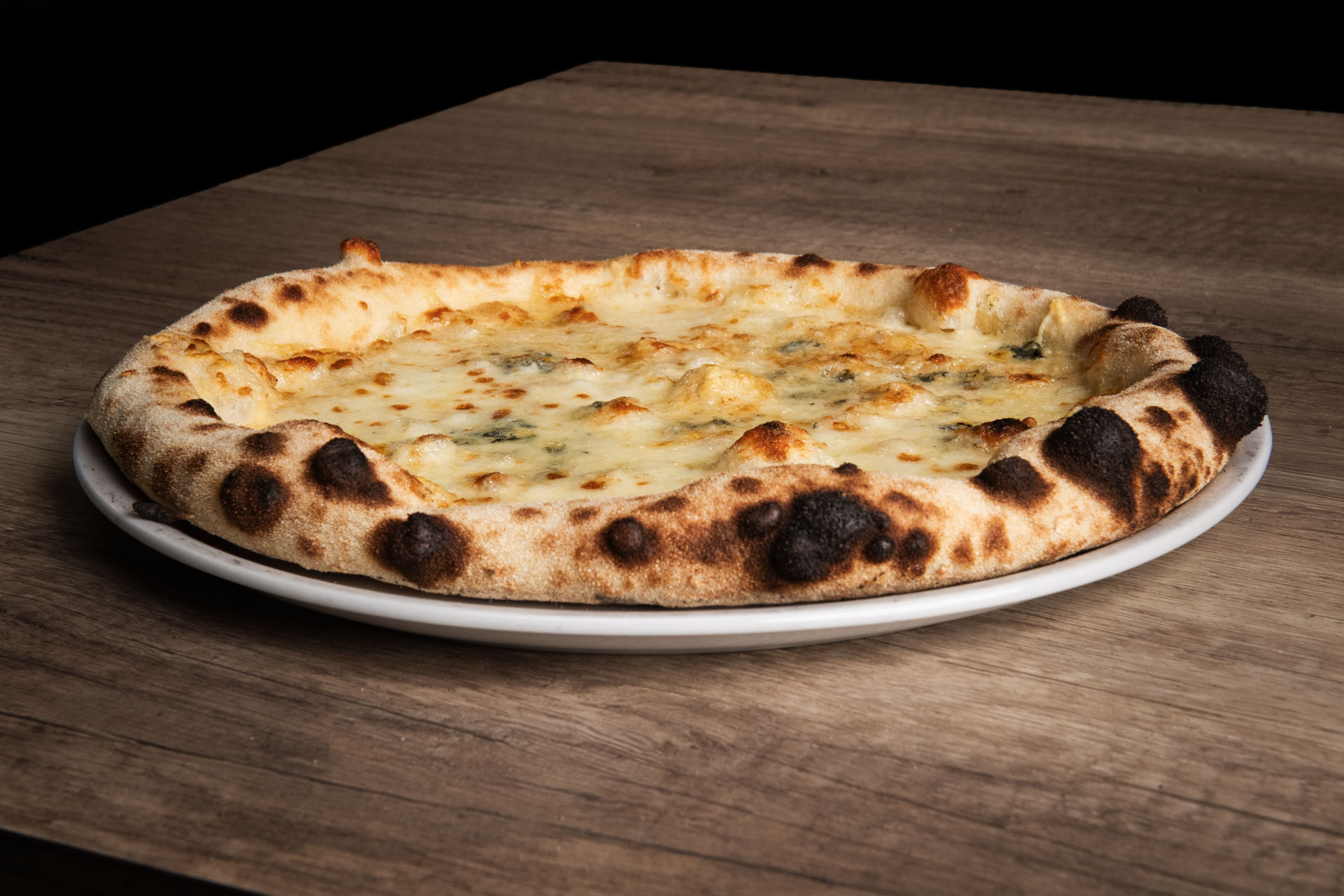 4 formaggi — vista laterale