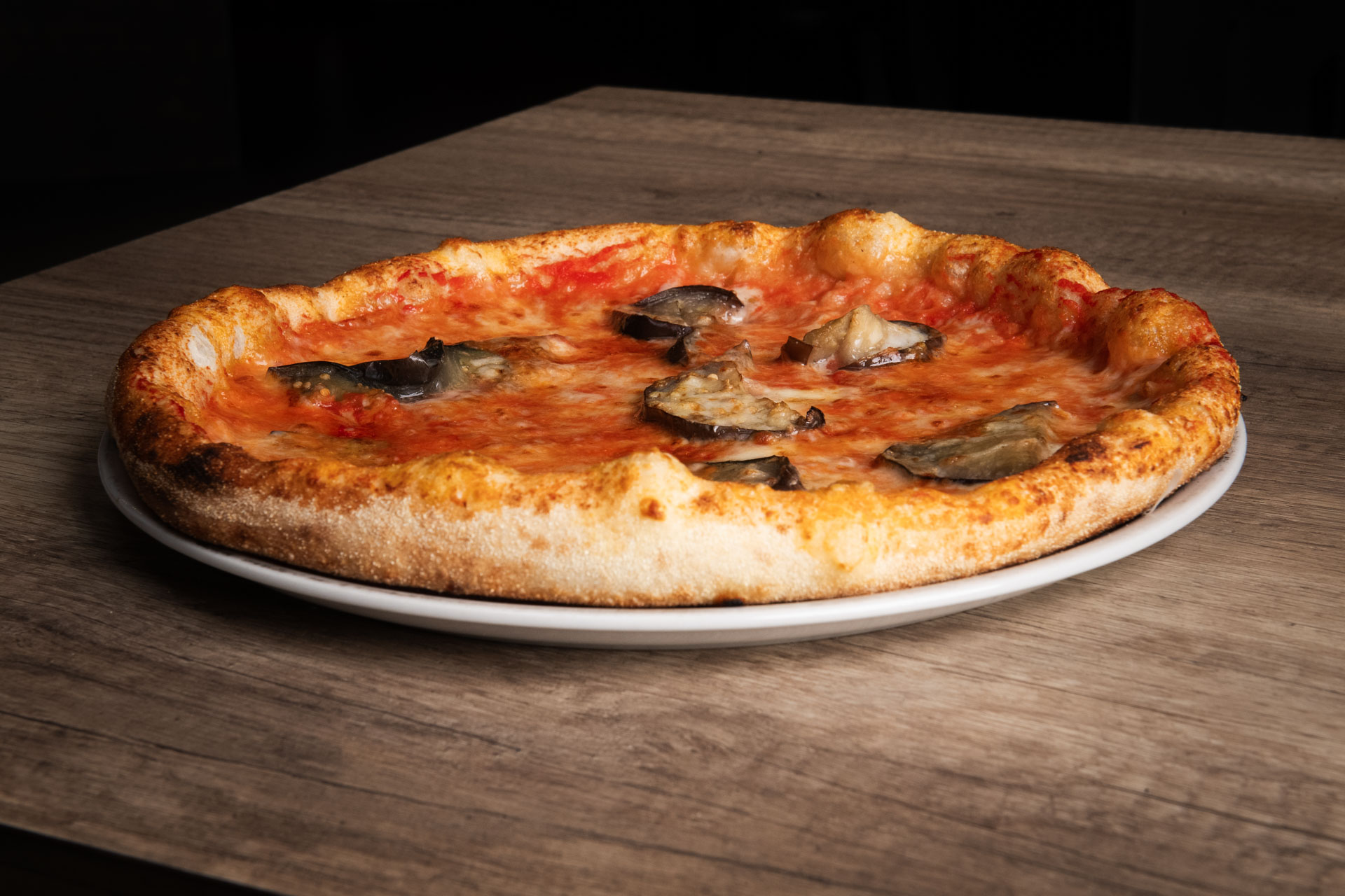 Parmigiana — vista laterale